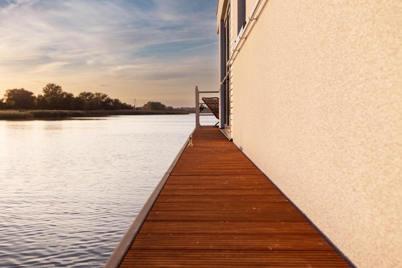 Hausboot Kuestennebel Ribnitz-Damgarten Dış mekan fotoğraf